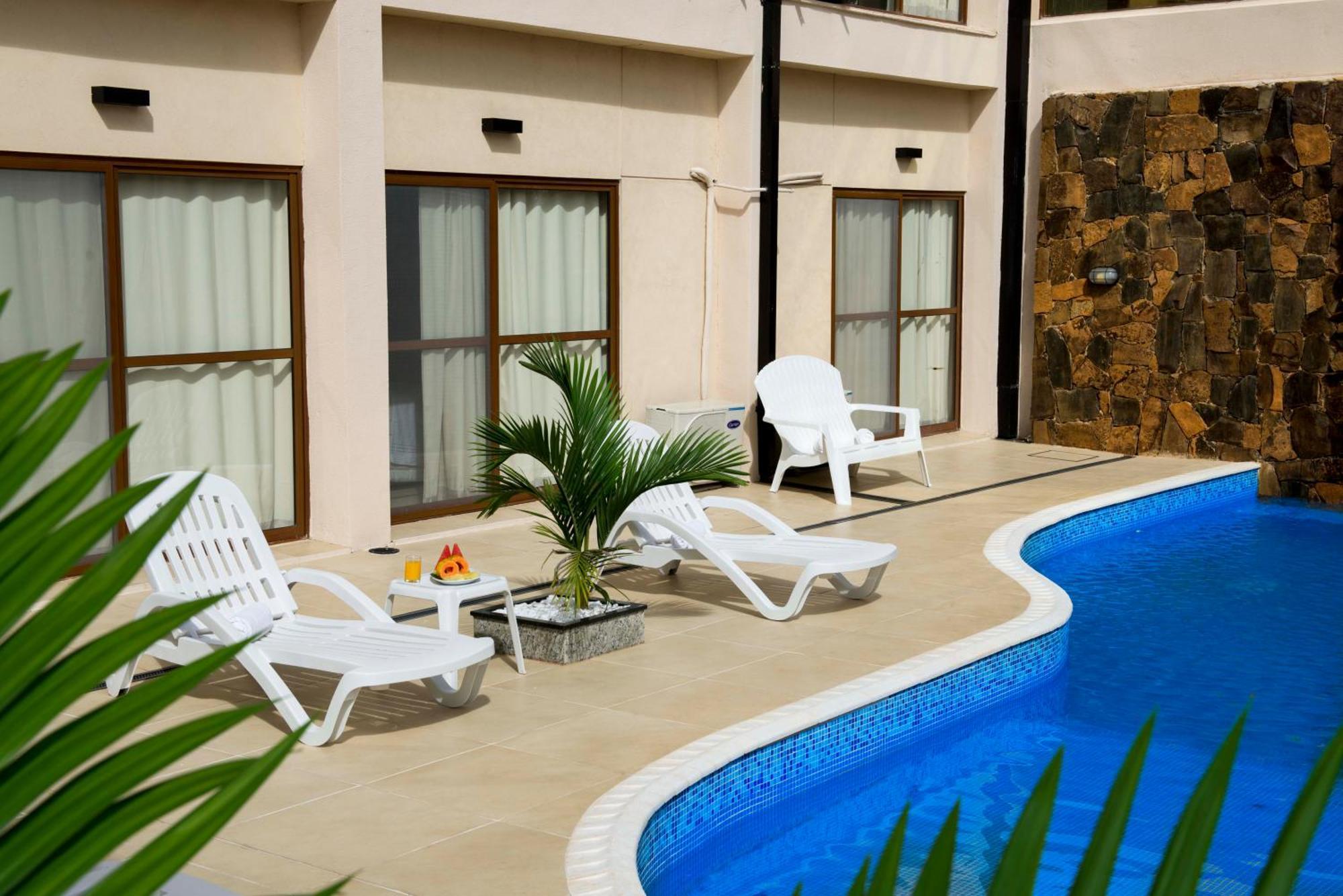 פוארטו איגואסו Arami Hotel & Lodge מראה חיצוני תמונה