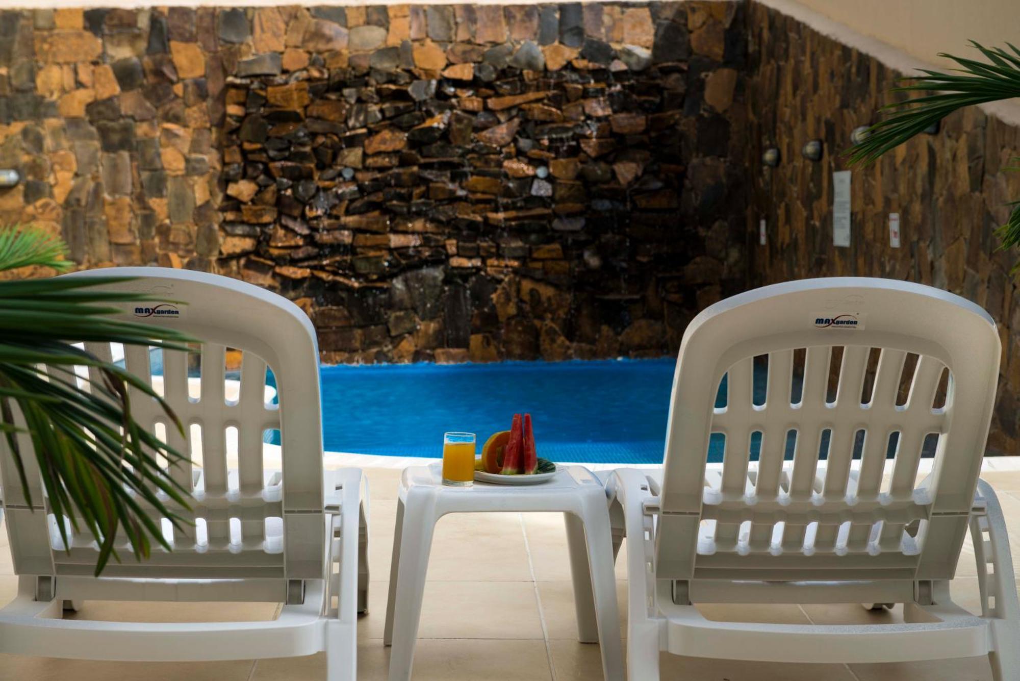 פוארטו איגואסו Arami Hotel & Lodge מראה חיצוני תמונה