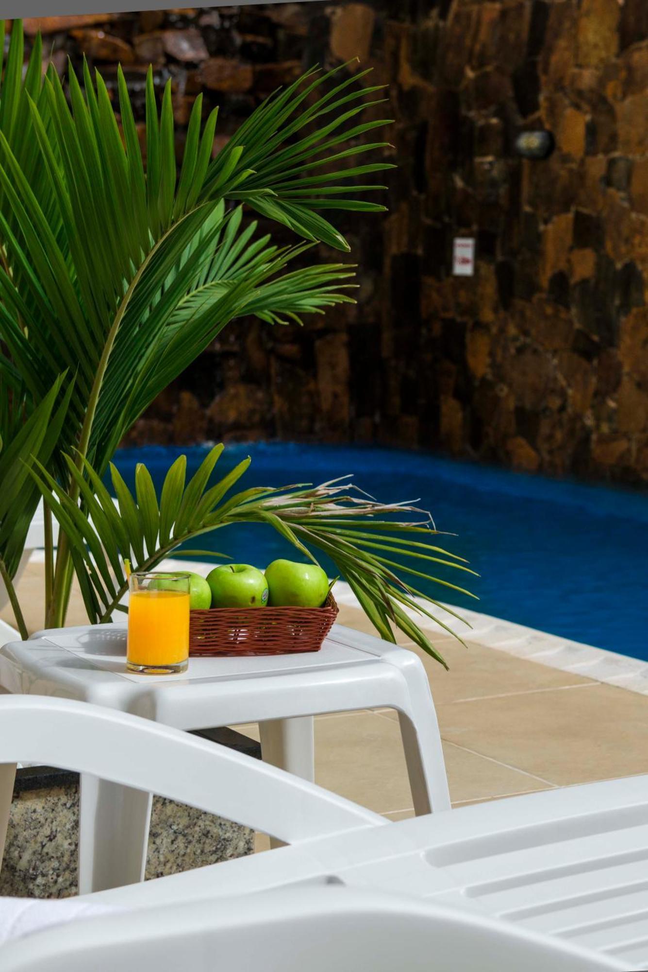 פוארטו איגואסו Arami Hotel & Lodge מראה חיצוני תמונה